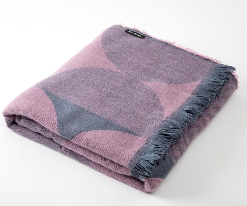 600220 Loop Throw Orchid Haze Square Fold
